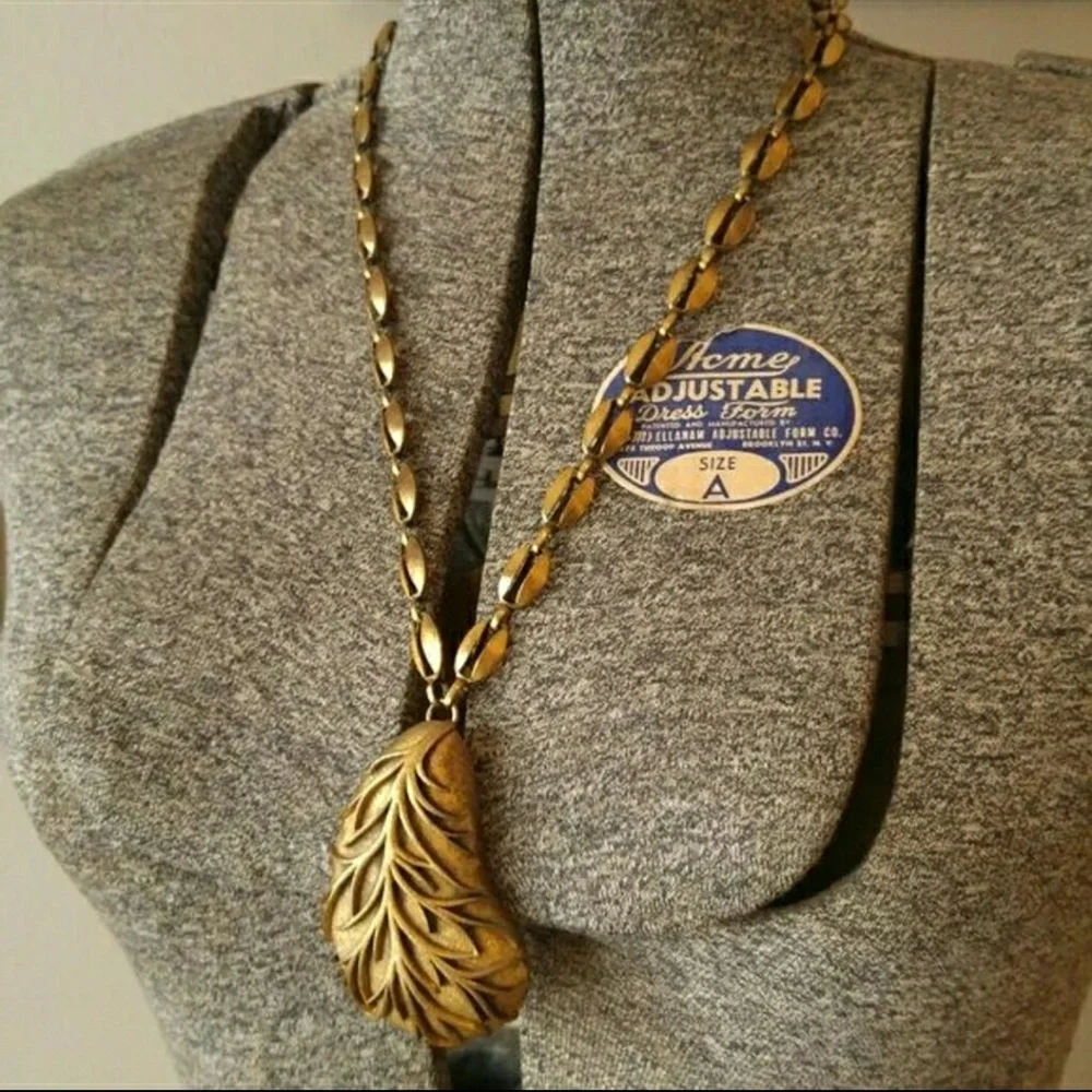Vintage Tortolani necklace chunky gold high end